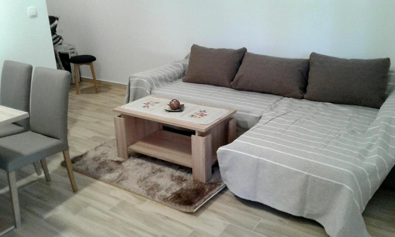 Apartmani Ruzmarin - Seget Donji, Трогир Екстериор снимка