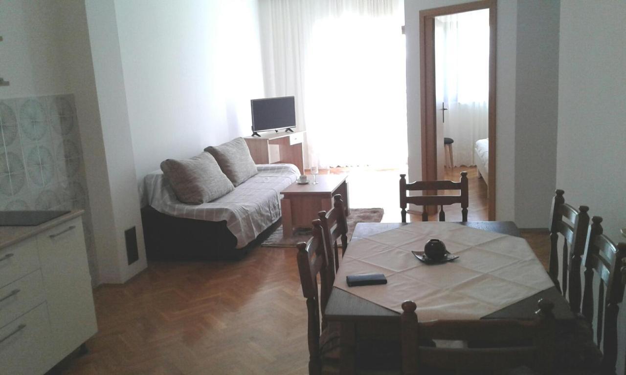 Apartmani Ruzmarin - Seget Donji, Трогир Екстериор снимка