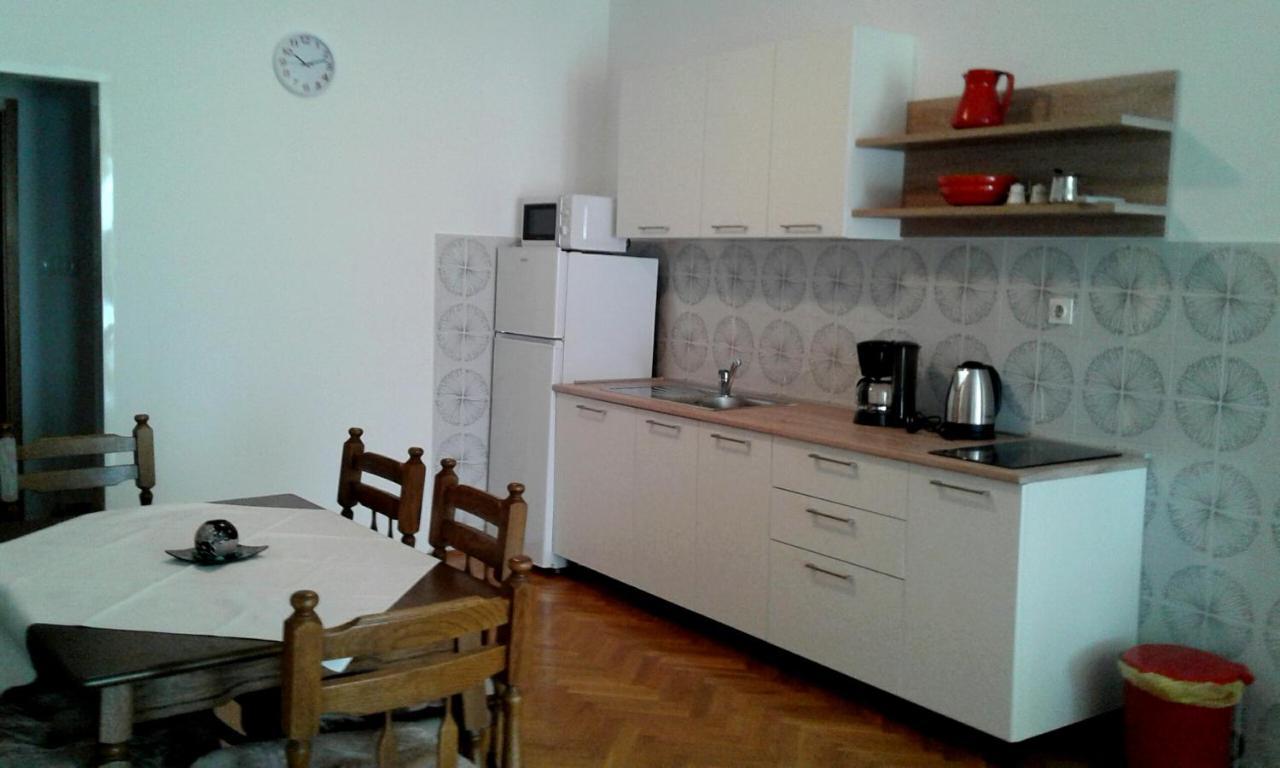 Apartmani Ruzmarin - Seget Donji, Трогир Екстериор снимка