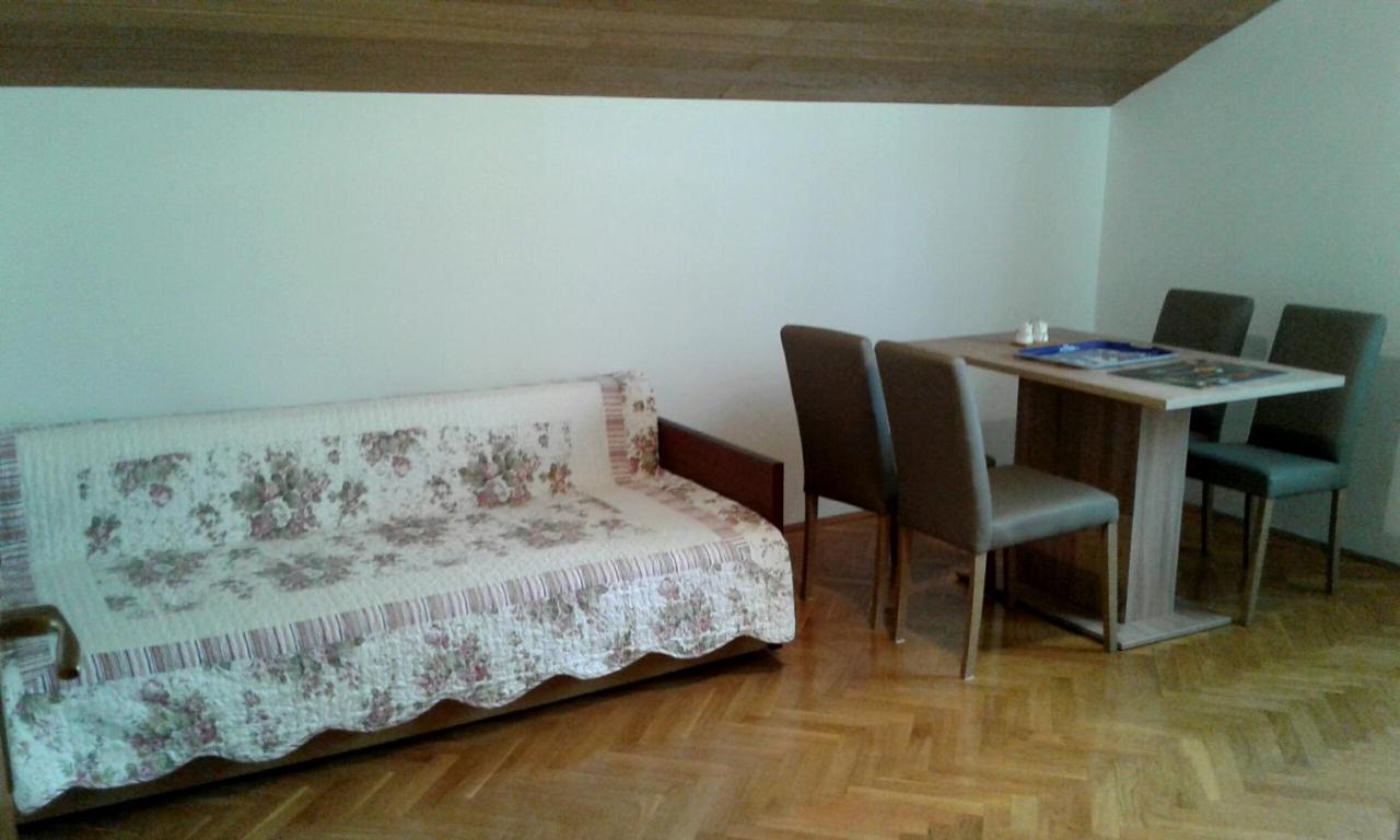 Apartmani Ruzmarin - Seget Donji, Трогир Екстериор снимка