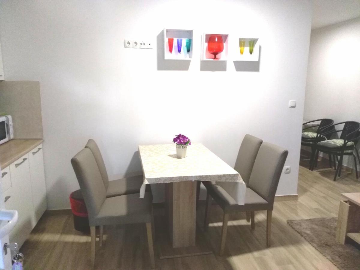 Apartmani Ruzmarin - Seget Donji, Трогир Екстериор снимка